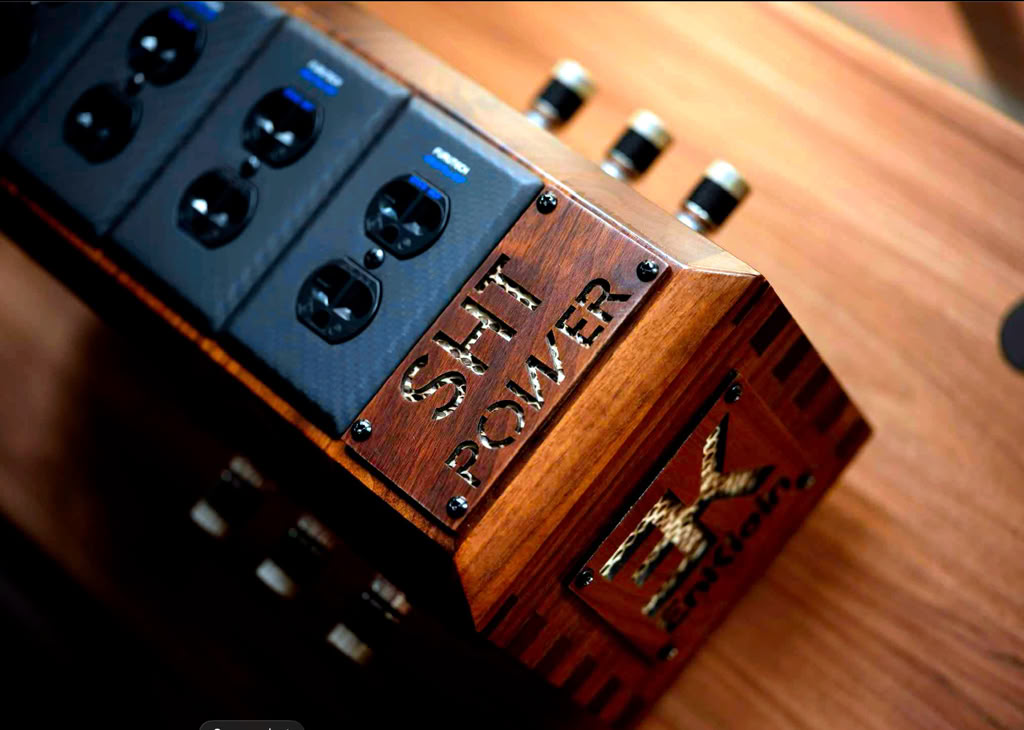 SHT Power distribution box in solid oak with chasis and system gorunding