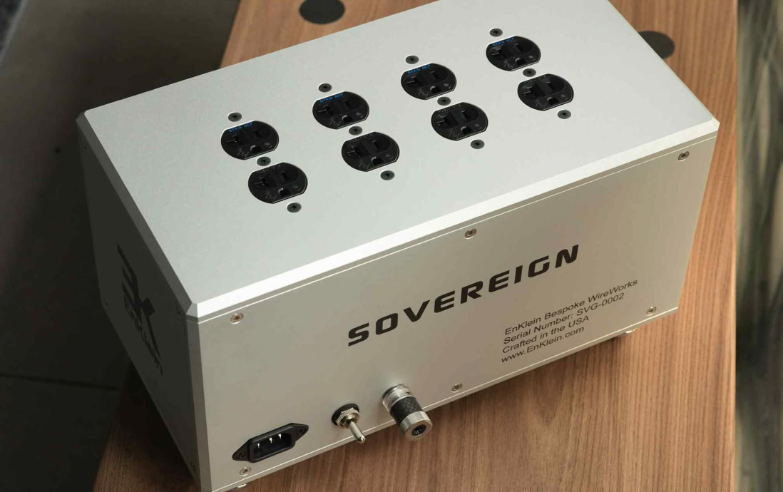 Sovereign power disctribution box with chassis and system grounds